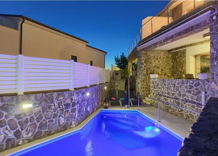 Дом отдыха House With A Swimming Pool Krk - 23581