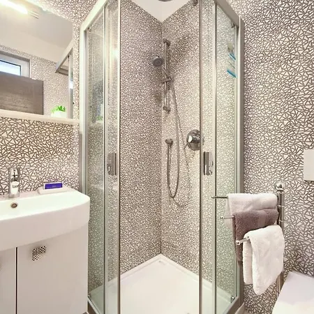 בית נופש House With A Swimming Pool Krk - 23581